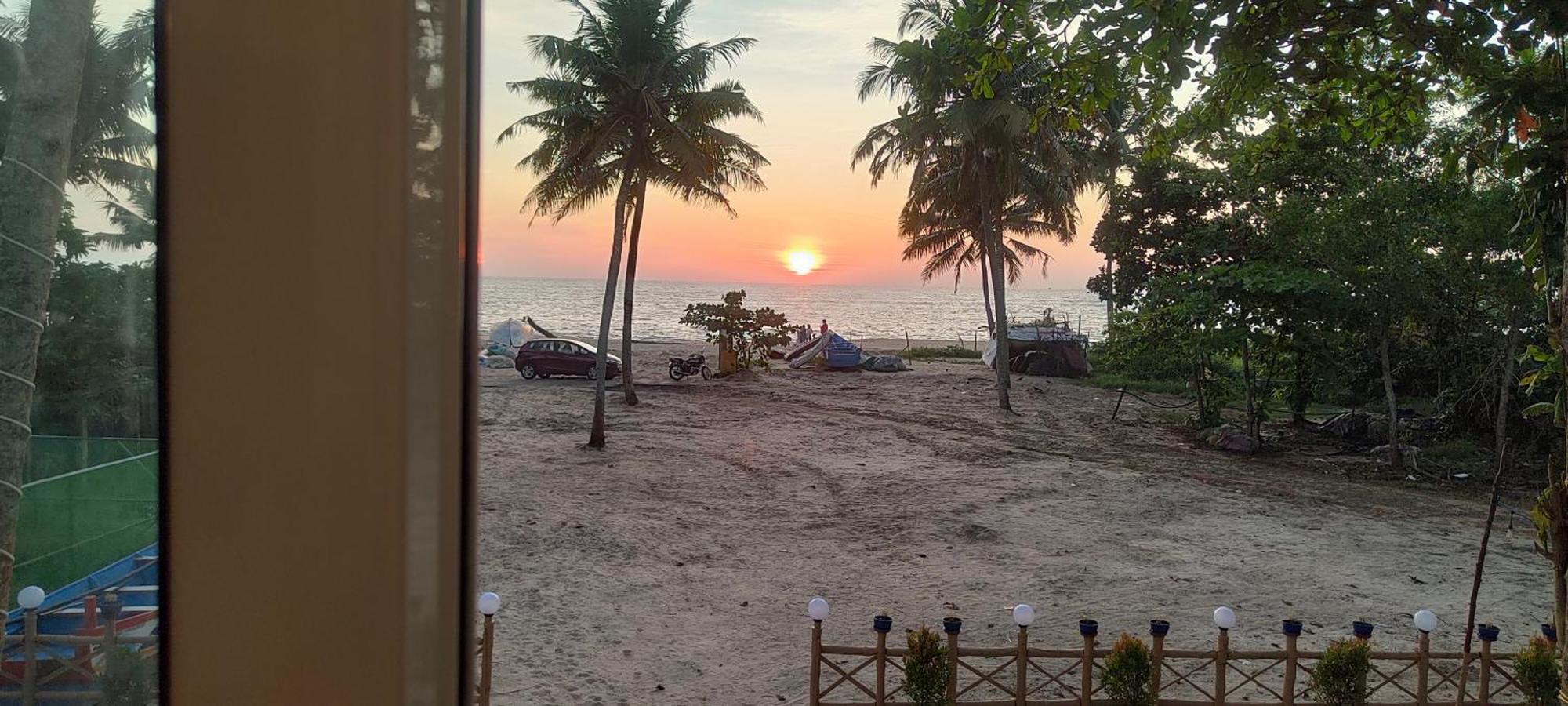 Marari Blue Whale Beach House Alappuzha 외부 사진